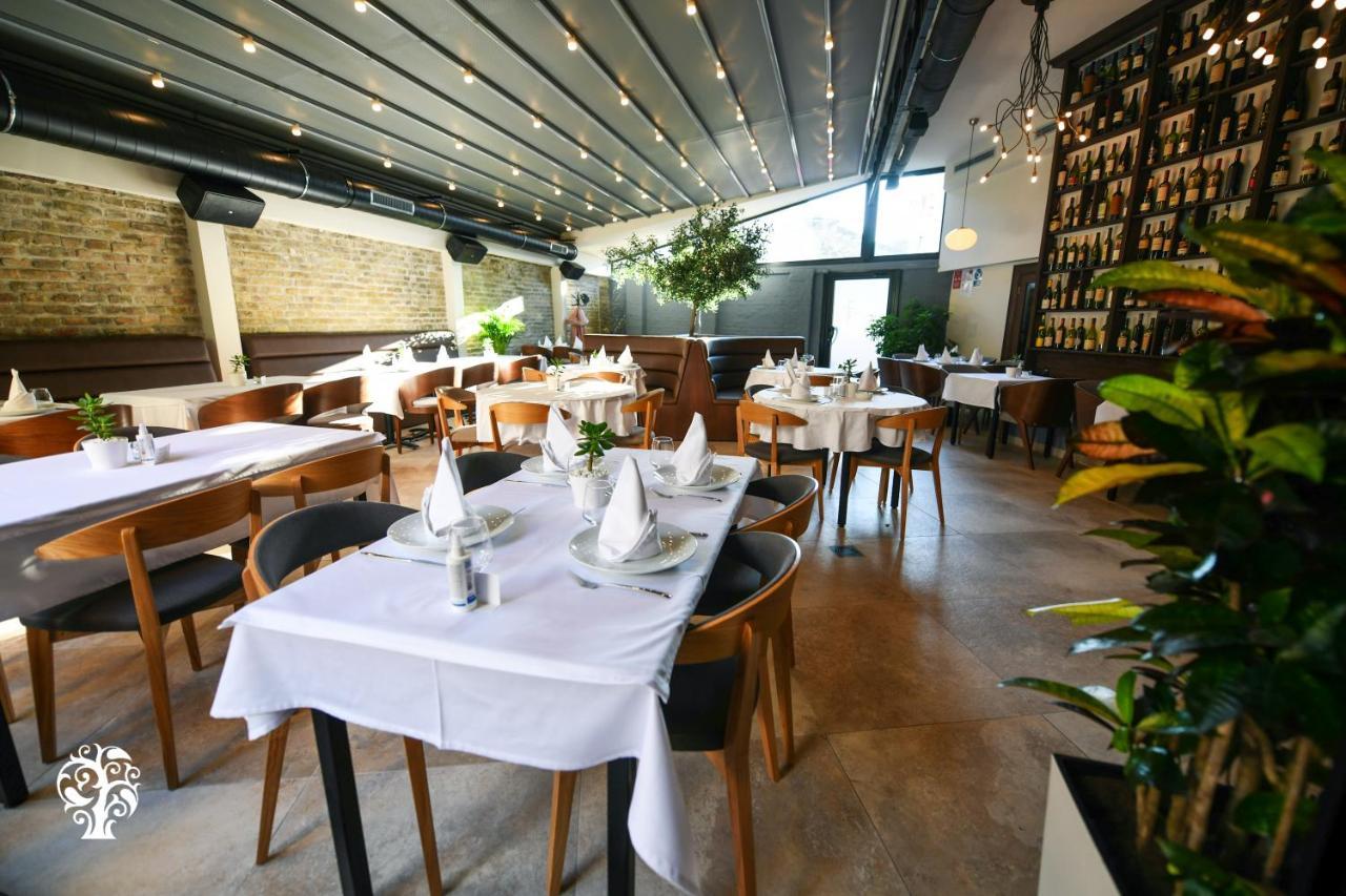Agape Villa Apartments Novi Sad Buitenkant foto