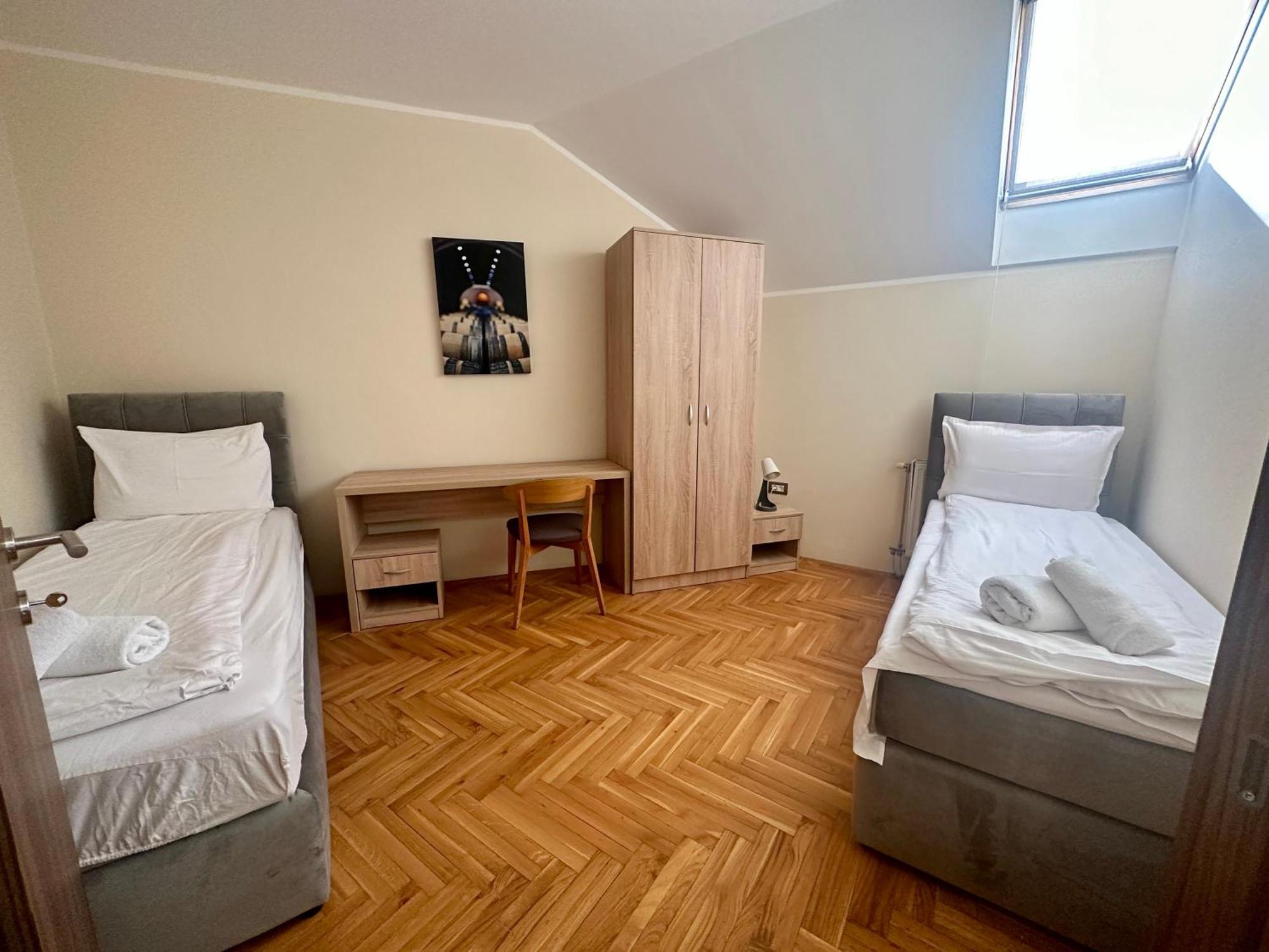 Agape Villa Apartments Novi Sad Buitenkant foto