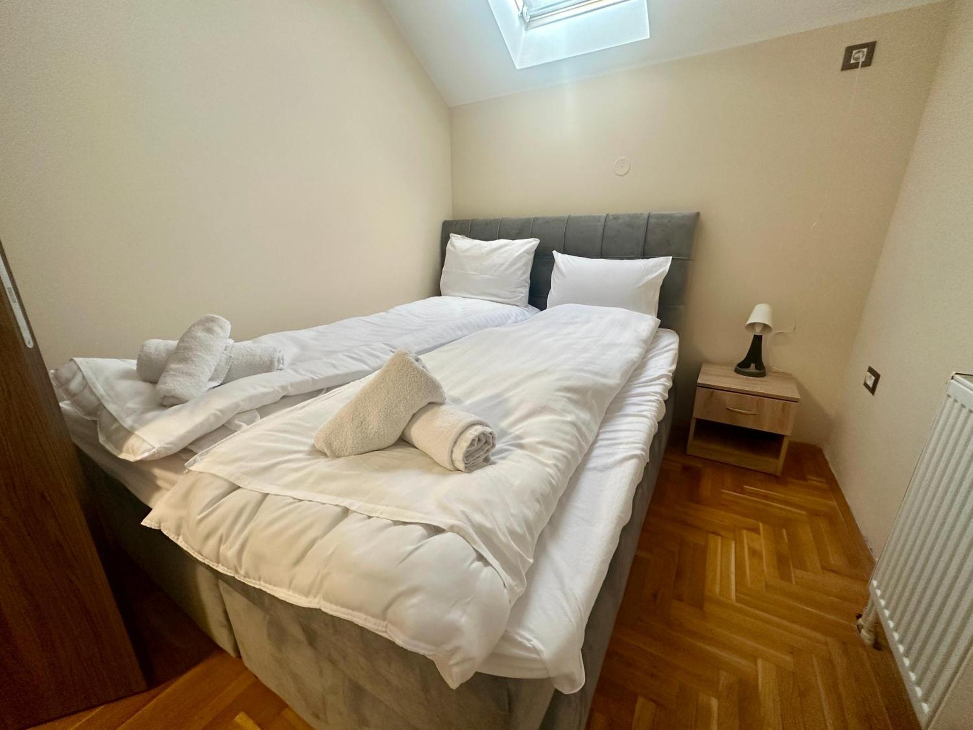 Agape Villa Apartments Novi Sad Buitenkant foto