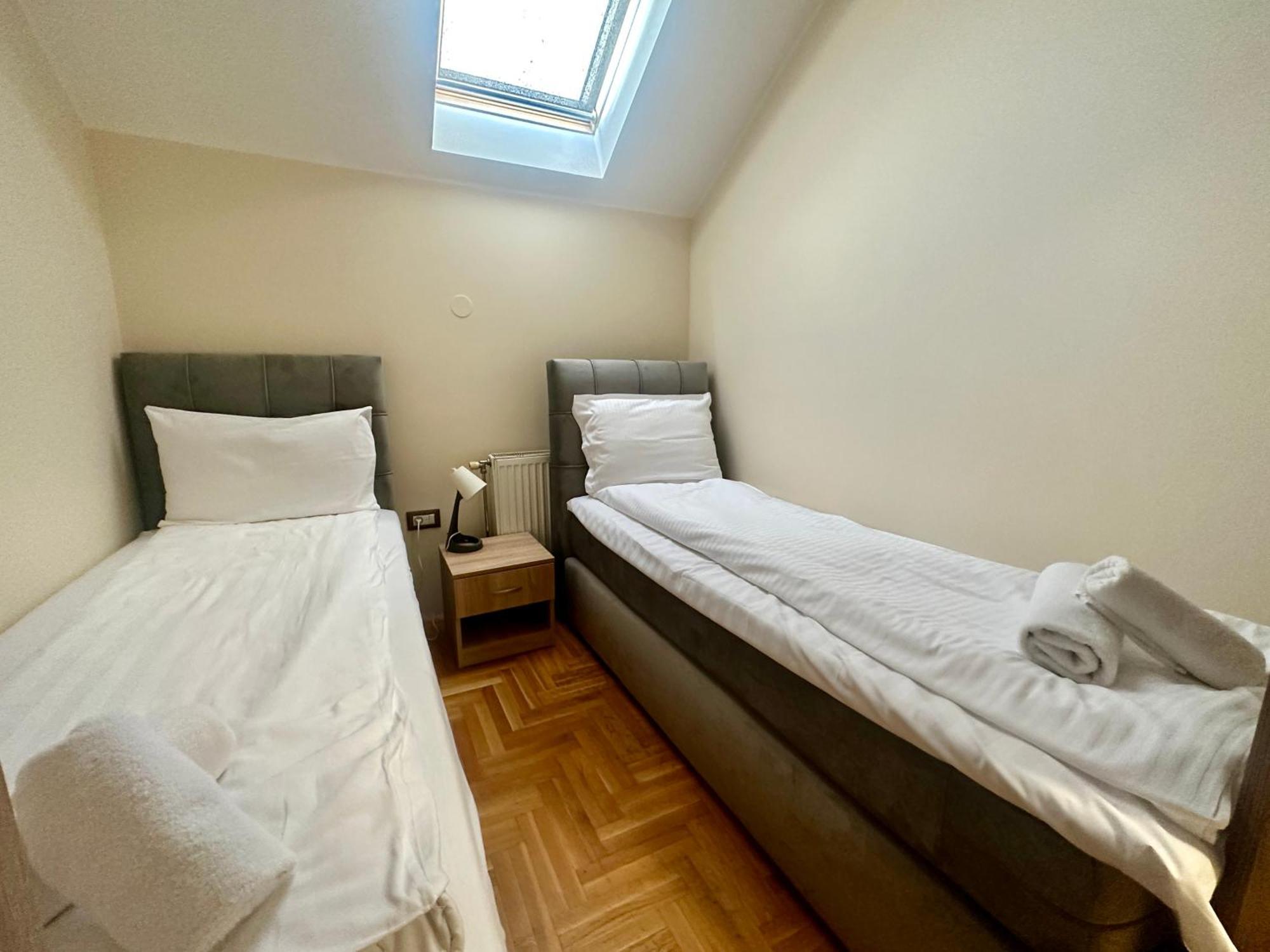 Agape Villa Apartments Novi Sad Buitenkant foto