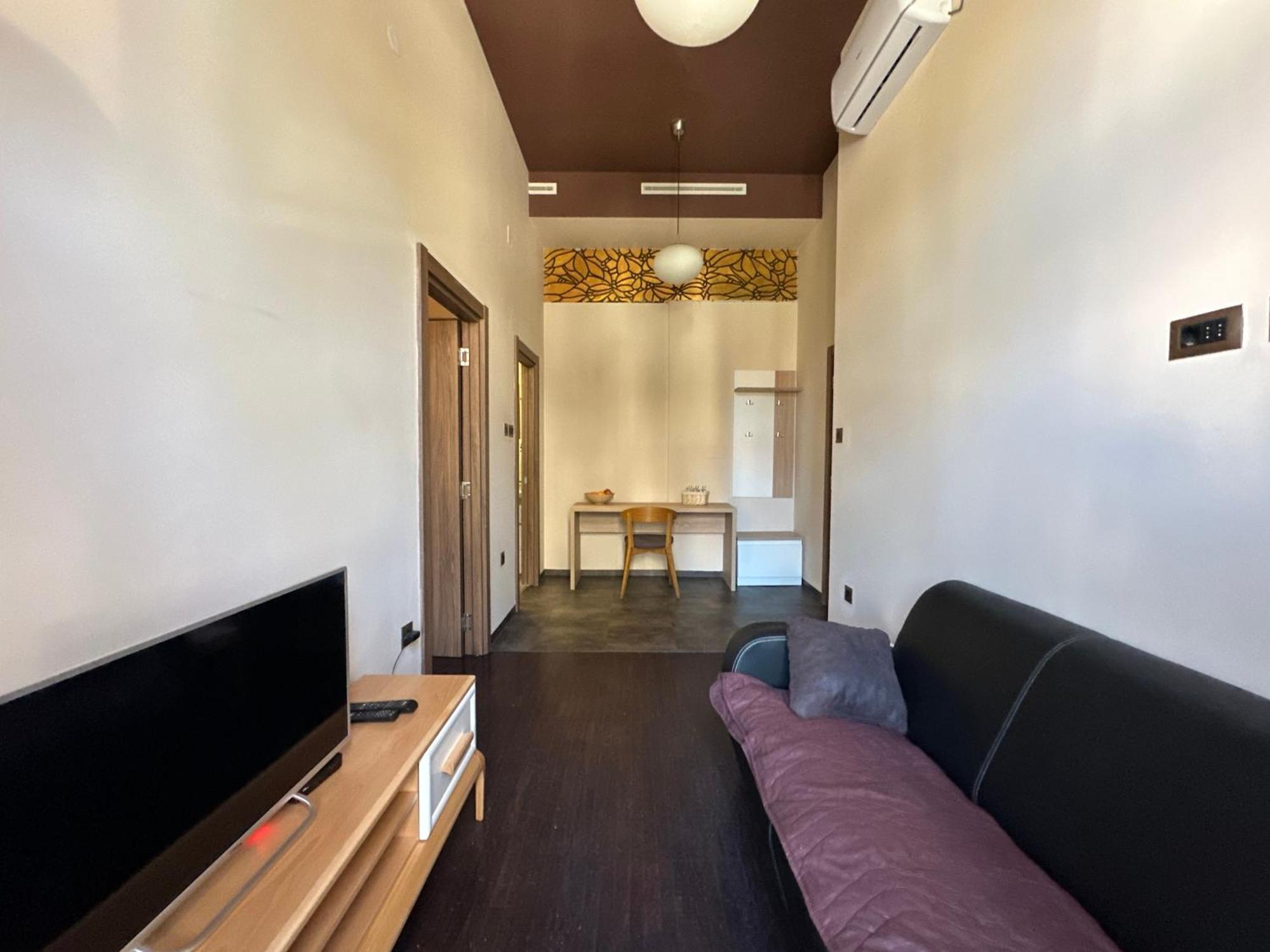 Agape Villa Apartments Novi Sad Buitenkant foto