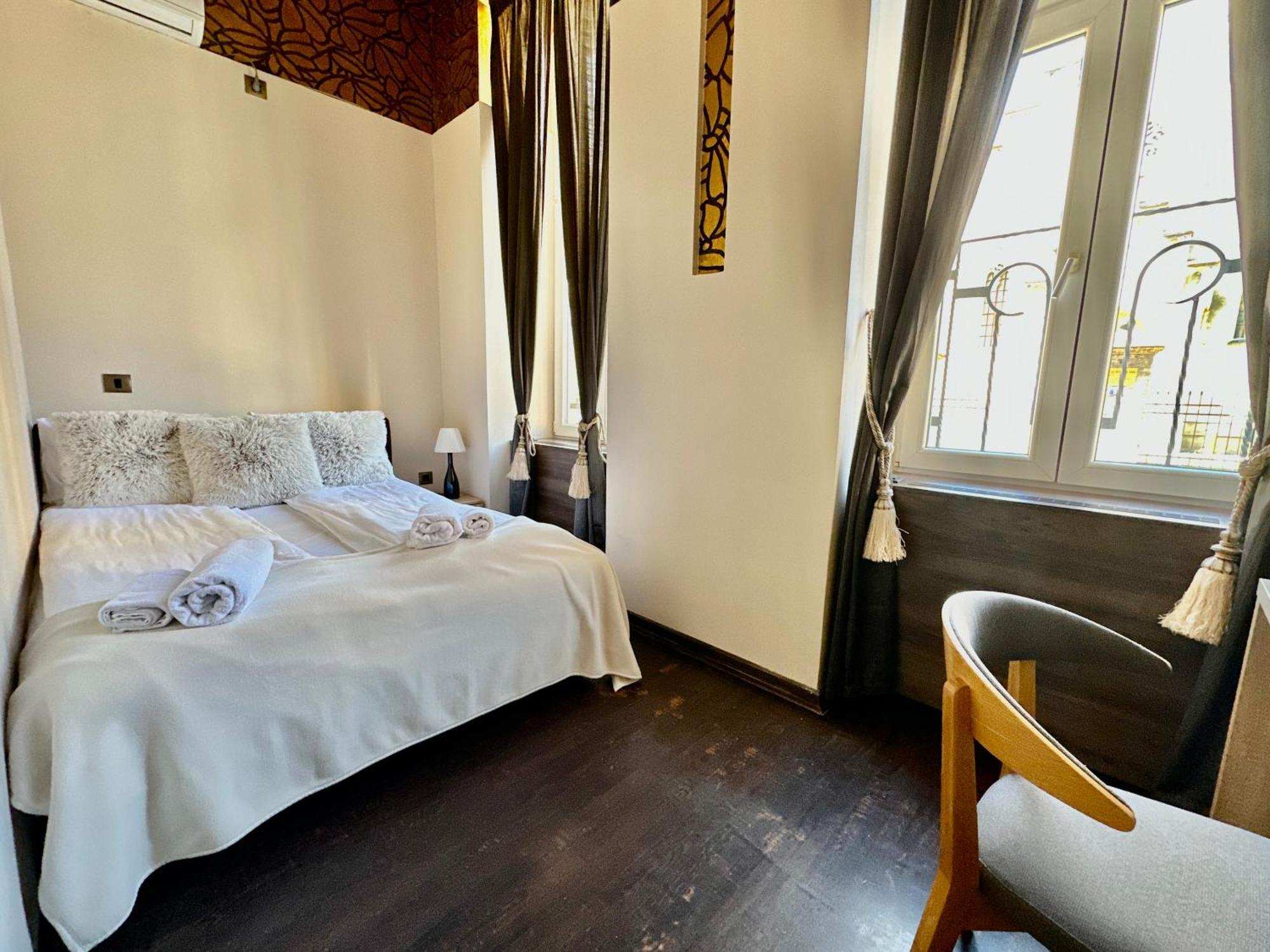Agape Villa Apartments Novi Sad Buitenkant foto